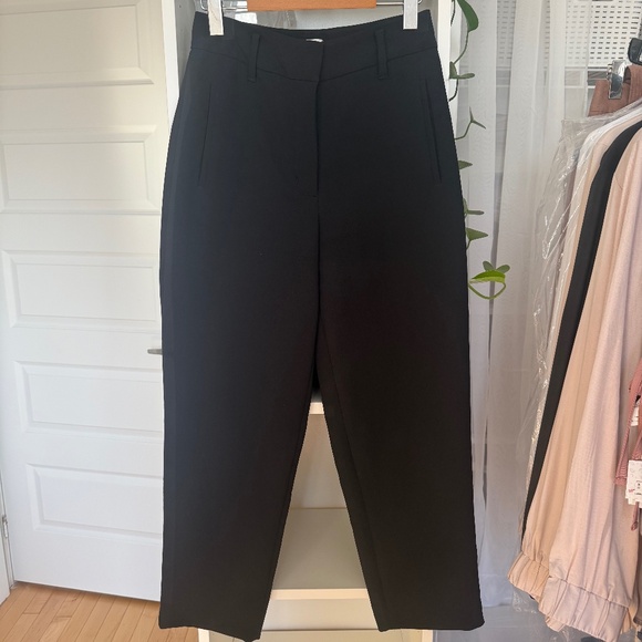 Aritzia Black Trouser (size 4) - Picture 1 of 6